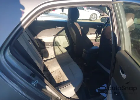 2022 Kia Rio 5-Door S z USA, uszkodzony, nr VIN 3KPA25AD3NE485309